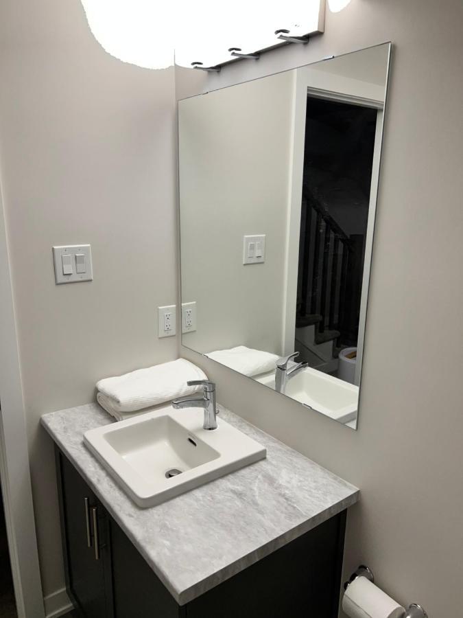 The Oasis Lounge By Luke 1913 Apartment Ottawa Bagian luar foto